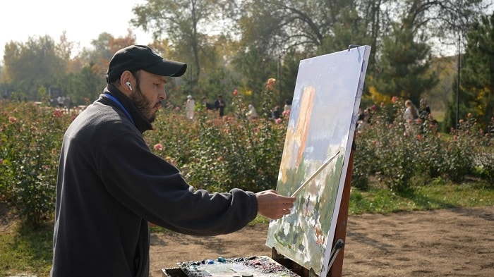 «AI-Art: Бояудағы болашақ» пленэрі ҚазҰУ қабырғасындағы өнер мен технология синтезі