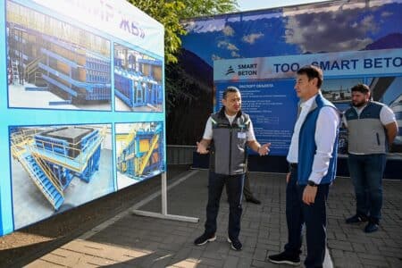 Дархан Сатыбалды қала экономикасының тірегіне айналған Түрксіб ауданындағы ірі зауыттардың жұмысымен танысты