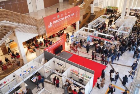 Түркістанда кітап оқуды насихаттайтын түркі елдерінің үлкен рухани кездесуі өтті кітап көрмесі