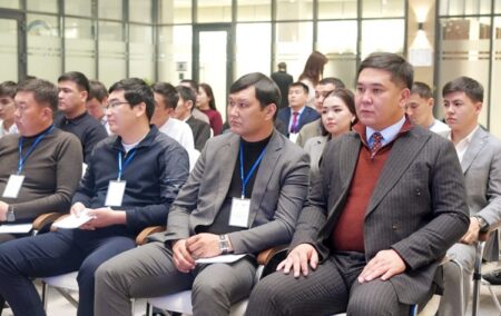 Түркістанда өтекен «Білімді жастар – ел ертеңі» форумда заң мен жауапкершілік үндесті Жиналыс