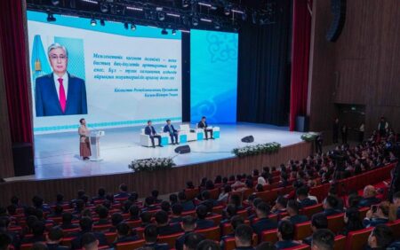 Түркістандағы жас мемлекеттік қызметшілер форумында адалдық пен отаншылдық дәріптелді Түркістан облысы әкімдігі