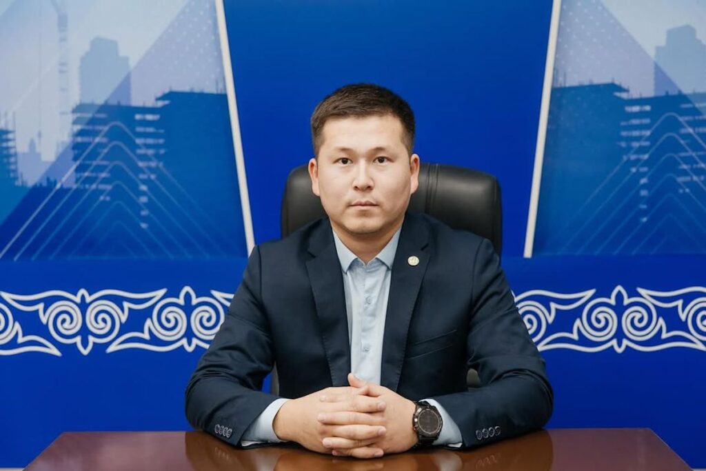 Атыраудағы мазасыз басқарма: Құрылыс басқармасына келген жаңа кадр