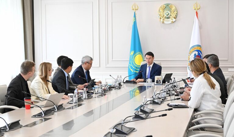 Алматы көшелері толық жарықтандырылып, 20 мыңнан астам жаңа шам орнатылады