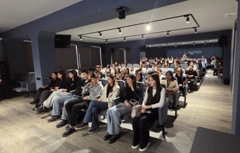 Астанада цифрлық қауіпсіздік сабақтары жастарды алаяқтыққа қарсы қорғай бастады