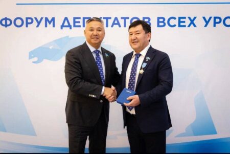 «Ақ жол» партиясы барлық деңгейдегі депутаттарының форумын ұйымдастырды Азат