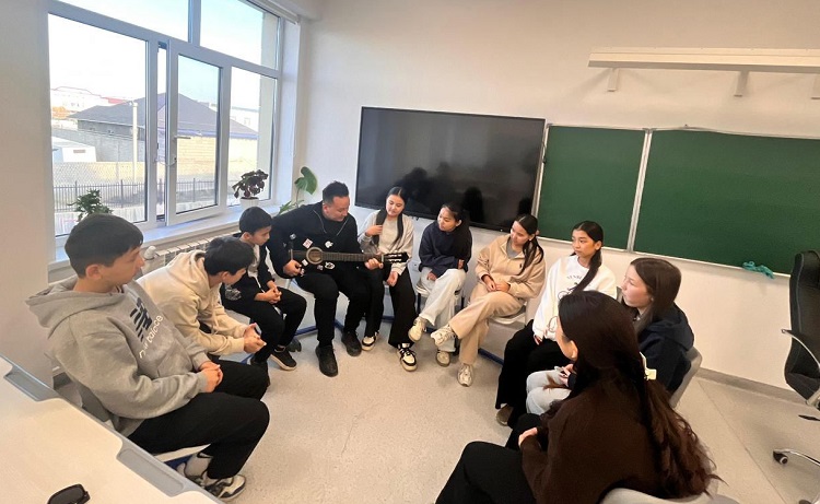 Сайрамдағы «Келешек мектебі» үйірмелермен балалардың қабілетін ашып жатыр