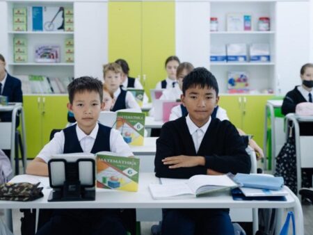 Қазақстанның ауыл мектептерін цифрландыру тәжірибесі HundrED Global Collection 2026 тізіміне енді