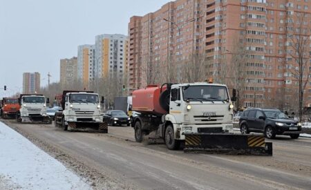 Астанада бір айлық қар он күнде түсіп, коммуналдық қызметтер тәулік бойы жұмыс істеуде қар тазалау