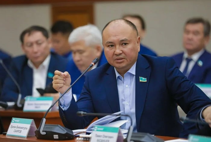 Әкім сайлауын тоқтату ұсынысы: депутаттар тиімділік пен жауапкершілікке басымдық берді