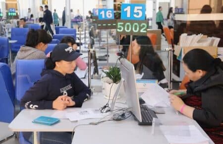 Шымкентте 34 мың адам тұрақты жұмысқа орналасып, әлеуметтік көмек алушылар саны он есеге азайған тұрақты жұмыс