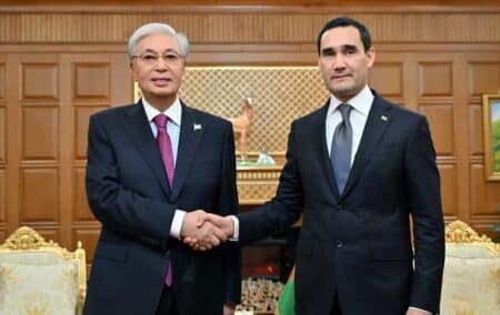 Тоқаевтың Ашхабад сапары – Қазақстан, Иран және Түрікменстан мүддесін қамтитын схеманы өмірге әкелмек Тоқаев Ашхабад