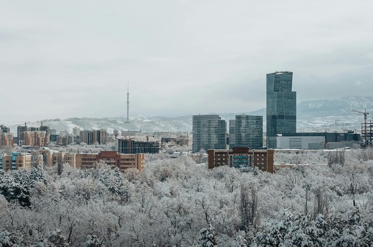 Алматыда 8 желтоқсанда қар, тұман, көктайғақ күтіледі Алматы ТЖД