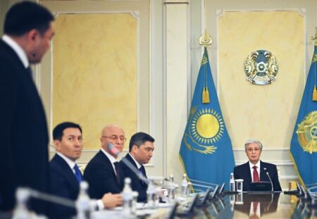 Әуе транзиті: Қазақстанның қолдан берген мүмкіндігі немесе Тоқаевтың соңғы талабы әуе билеттері