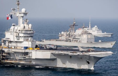 Франция 2038 жылға дейін Еуропадағы ең ірі атом авианосецін іске қоспақшы авианосц Франция әскери кеме Макрон