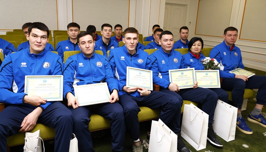 Бейбіт Исабаев спортшыларды құттықтады 