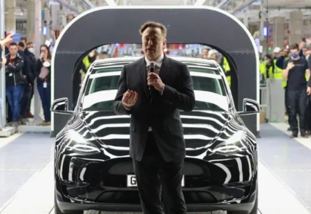 Tesla-ның тынысын тарылтқан гибрид көліктер: Илон Масктың миссиясы қалай өзгереді Tesla-ның тынысын тарылтқан гибрид көліктер