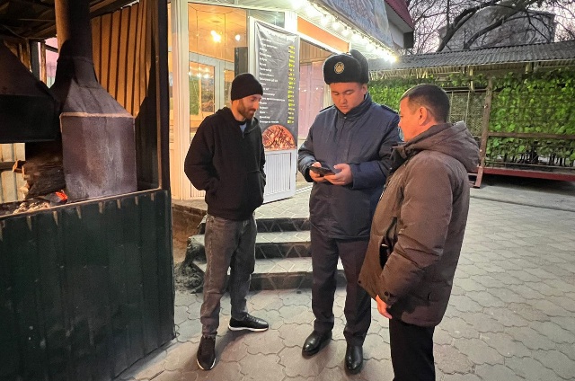 Алматының Жетісу ауданында «көп түтіндететін» заңсыз кәуапханалардың жұмысы тоқтатылды