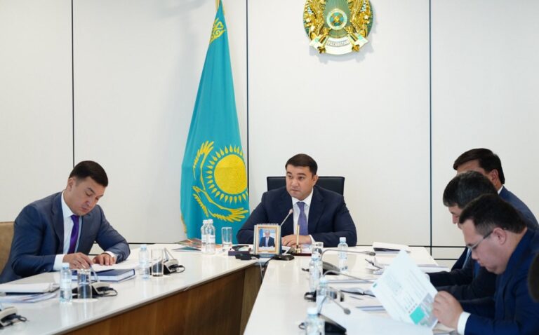 Қаржыны тиімді жұмсау: инвестиция жоспары 1,427 трлн теңгеге жетпек Нұрлхан Көшеров жиналыс