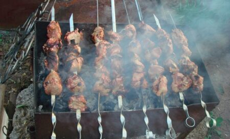 Түтін мен иіске қатысты заң бұзушылық бойынша «Eco Almaty» мен полиция рейд жүргізді шашлык