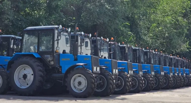 Техникаға тәуелділік: Сұлтанғазиевтің агроөнеркәсіптік стратегиясы нәтиже бере бастады Алматы облысы жаңа рекорд трактор