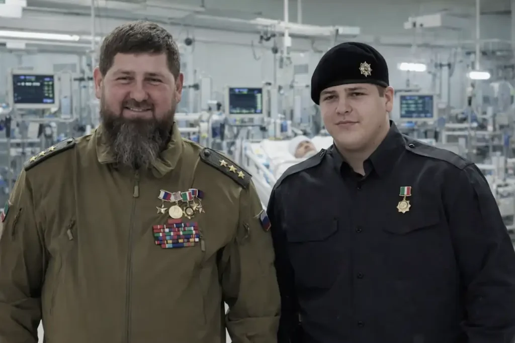 Жансақтау бөліміндегі Қадыровтың ұлы: Грозныйда тыныштық орнады Шешенстан басшысы Рамзан Қадыровтың ұлы