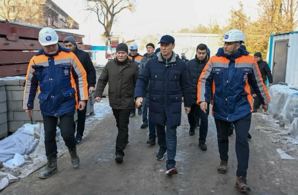 Әуезов ауданындағы өзгеріс: Сатыбалды құрылыстың сапасы мен мерзімін тексерді Алматы қаласы Дархан Сатыбалды