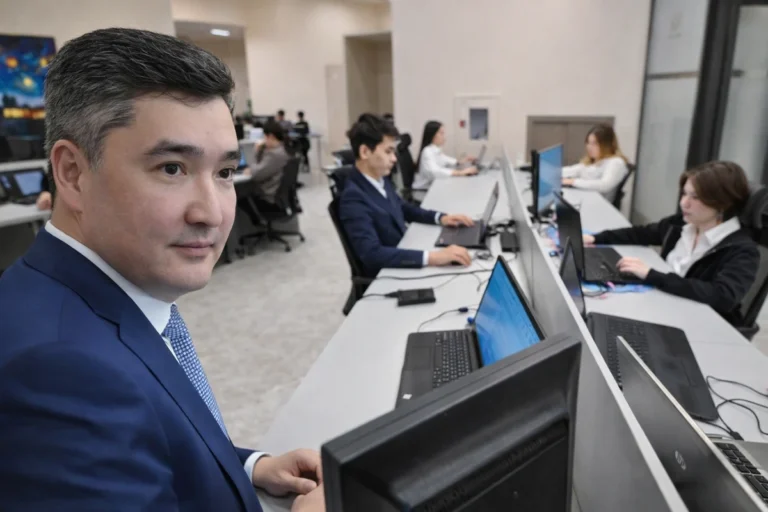 Олжас Бектенов