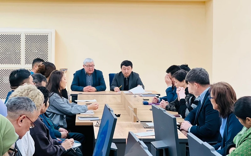 Қолжазбаны жүйелеу: Ғылым ордасындағы маңызды талқылау Ғылым ордасы