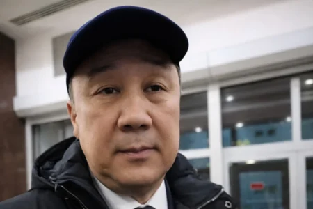 Қымбат кепка: Сауранбаев образы жұрттың ашу туғызды Нұрлан Сауранбаев