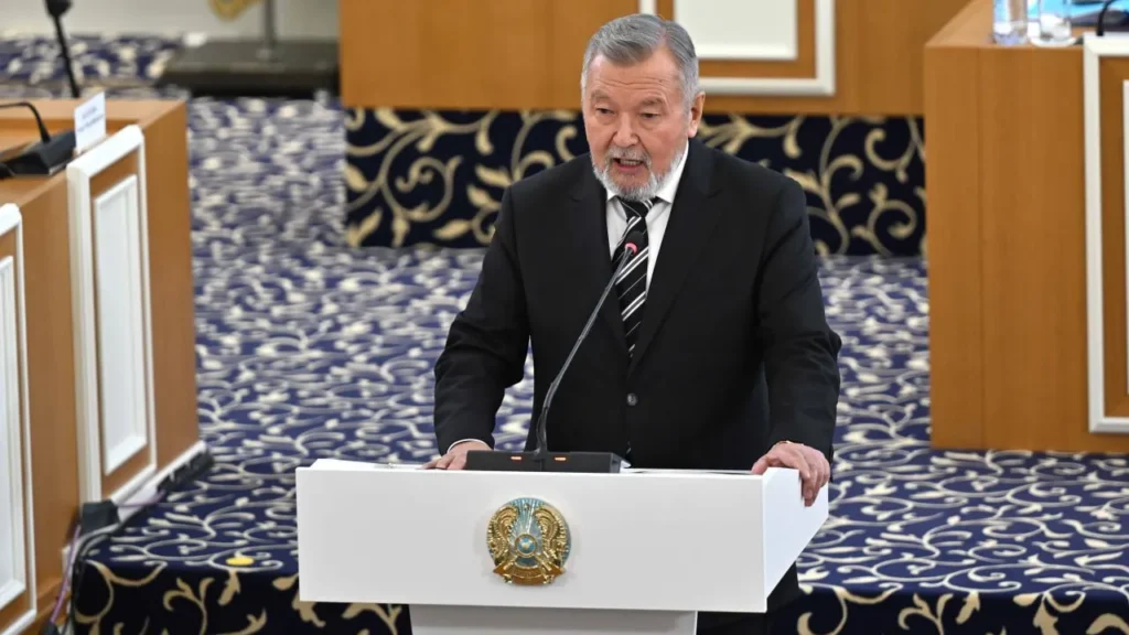Мемлекет пен діннің шекарасы: Танымал заңгер Конституцияға нақты өзгеріс ұсынды Серік Ақылбай дін мен мемлекет