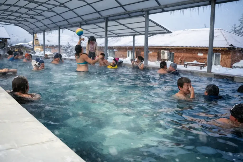 Алматы облысындағы шағын ауылға туристер неге ағылып жатыр Шонжы ыстық су