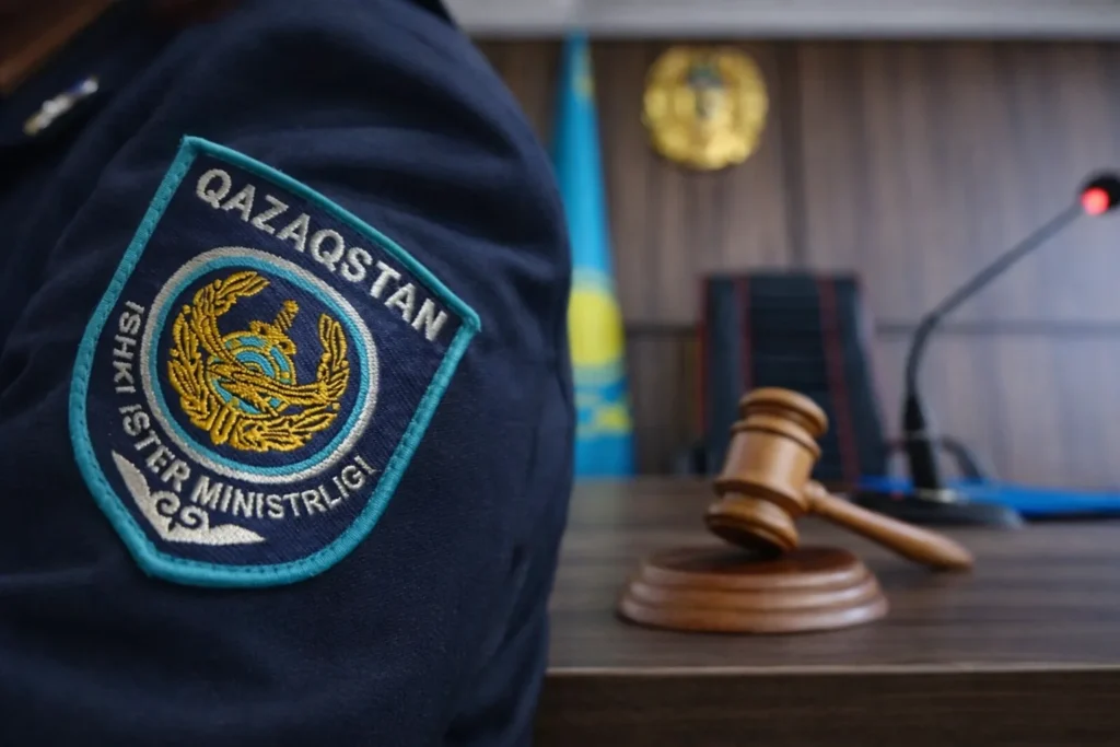 Отбасындағы олқылық: енді ата-аналар 50 тәулікке қамалуы мүмкін шылым шегу