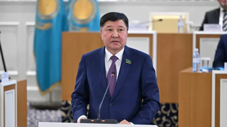 Жақып Асанов алаяқтар