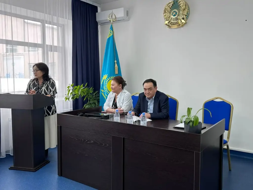 Ақ халаттылар таңдауы: Балалар ауруханасында Конституция жобасы талқыланды балалар
