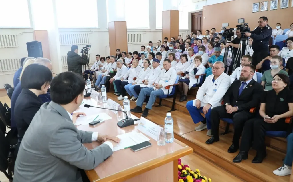 Конституциялық компромисс: Алматыдағы қоғамдық келісімнің жаңа формуласы Конститутция