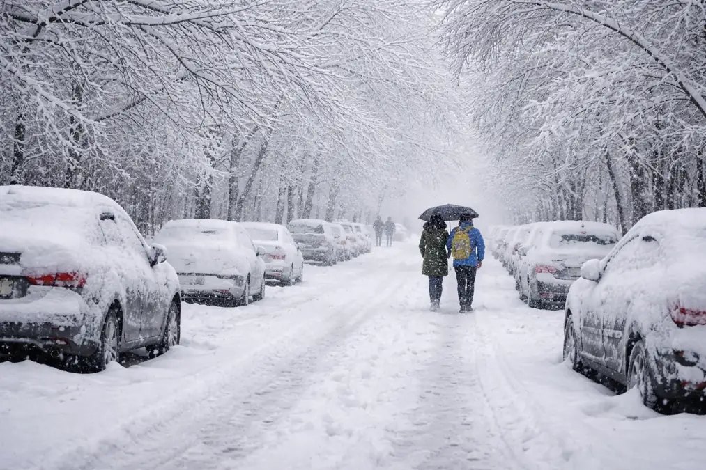 Ақпанның алдамшы жылымығы: Қазақстанды оңтүстіктен келген жойқын циклон басады Ақпанның алғашқы күндерінен-ақ Қазақстан