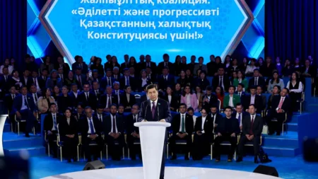 Ерлан Қошанов: «Халықтың арман-тілегімен үндескен Конституция қабылдаймыз!» Ерлан Қошанов