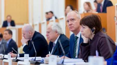 Дипломататр Конститутция