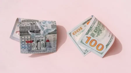 Теңгенің жеңіс маршы: доллар неге күтпеген жерден құлдырай бастады Доллар теңге