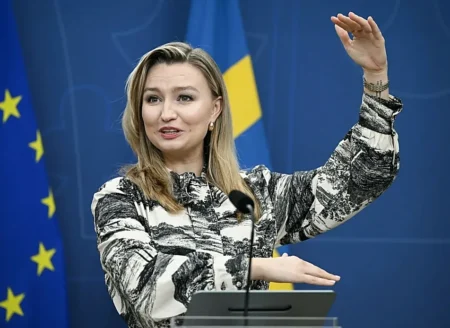 Бюрократияның батпағы: Швед саясаткері батыл шешім қабылдауға шақырды Эбба Буш