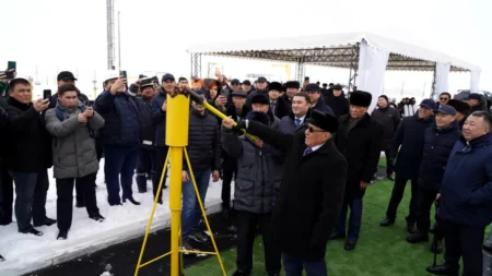 Созақтағы тарихи сәт: Қарт Қаратауға көгілдір отын келді Созаққа газ келді