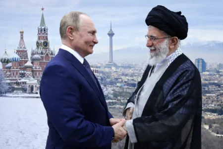 Тегеранның құпия кассирі: Хаменеиді құтқарып қалған бес тонна банкнот Путин Иран аятолла