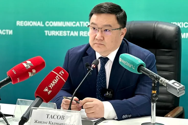 Жандос Тасов