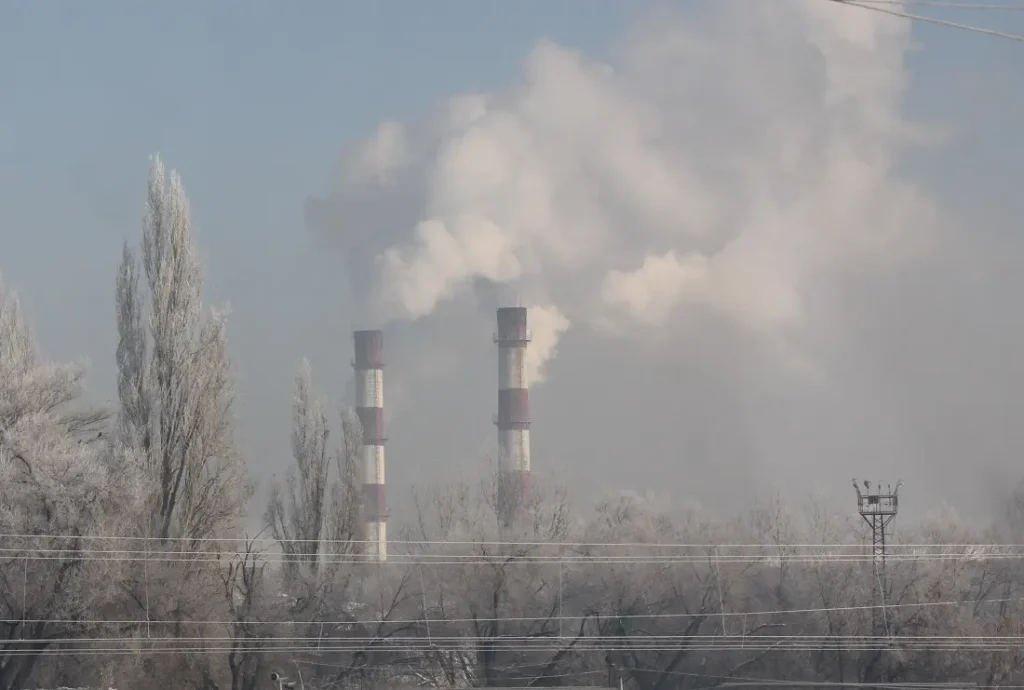 Қарлы боранның құрсауында: Өңірлердегі қауіпті күн ТЭЦ қыс қар