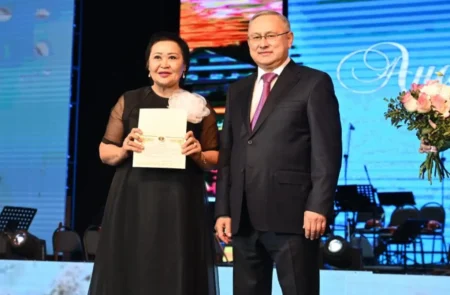 Жетісулық әйелдерге – үлкен құрмет: 500 кәсіби маман марапатталды Бейбіт Исабаев