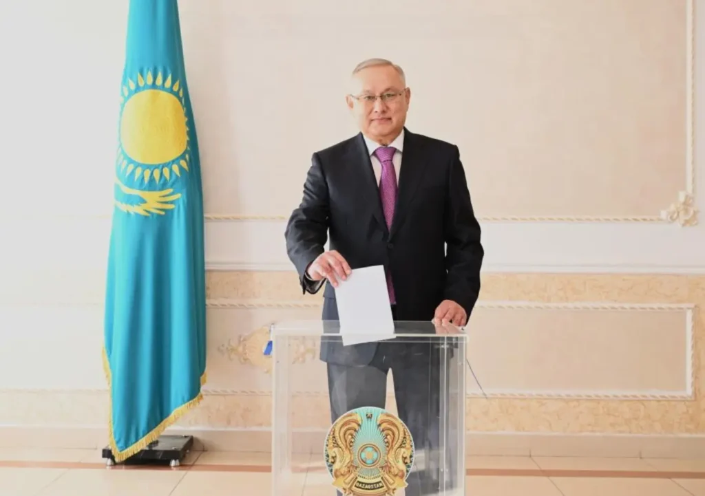 Жетісу облысының әкімі ел болашағы үшін дауыс берді Бейбіт Исабаев