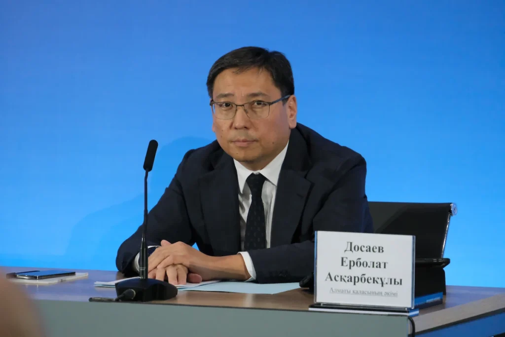 Ерболат Досаев Президент әкімшілігіндегі лауазымынан босатылды Ерболат Досаев
