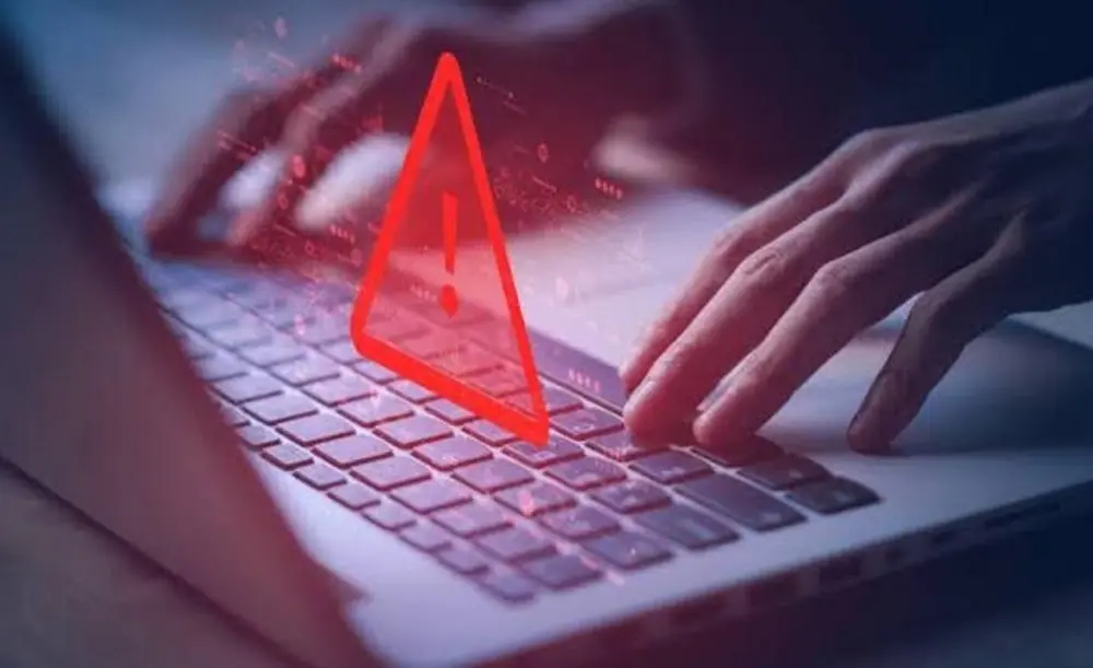 SMS-тегі сілтемеге алданбаңыз: Алаяқтардың жаңа әдісі тарады алаяқтық курьер
