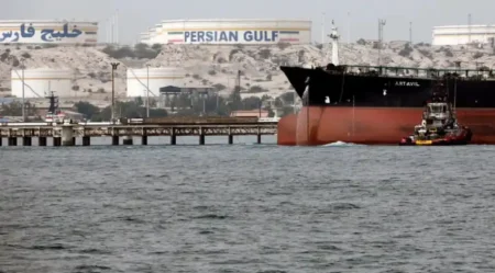 АҚШ санкцияны жұмсартты: Мұнай үшін саясат өзгере бастады мұнай