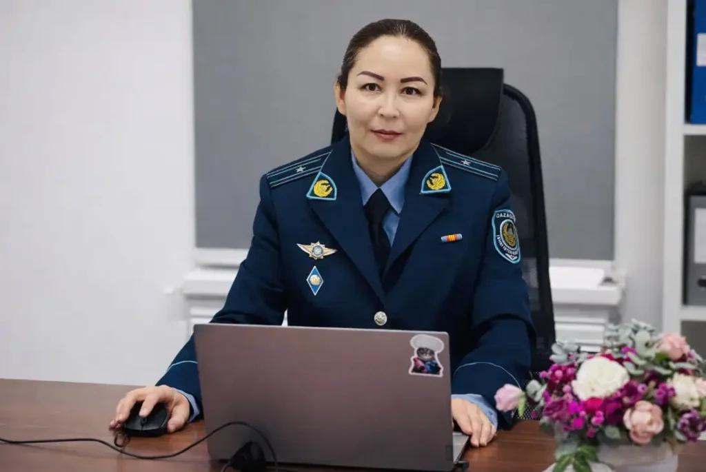 Киберқылмыстың келесі деңгейі: Жасанды интеллект шабуылынан қалай қорғанамыз? полицей